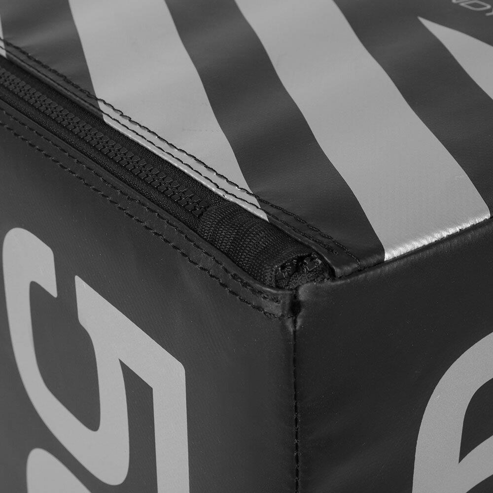 ATS Plyo Box Detailaufnhame Reißverschluss