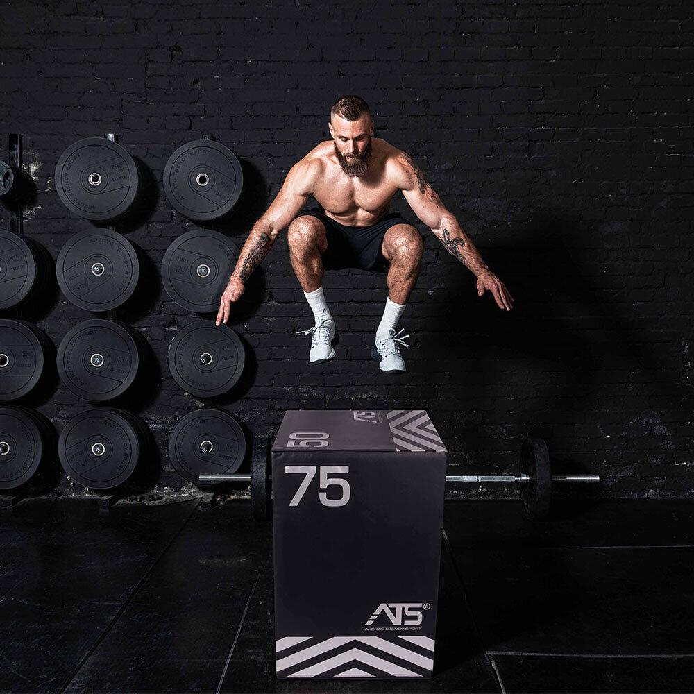 ATS Plyo Box mit Model beim Sprung