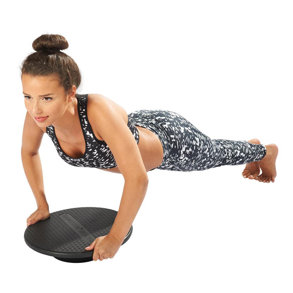 Balance Board BaMuSta Circulo mit Model Liegestützte