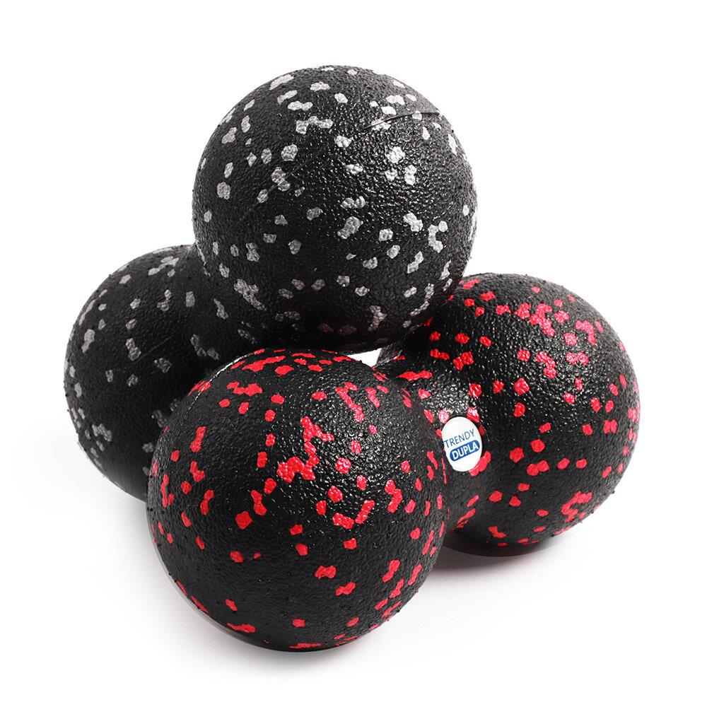 Duoball Dupla 8cm Grau liegt auf Rot